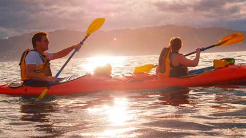 kaikoura kayaking on sunset