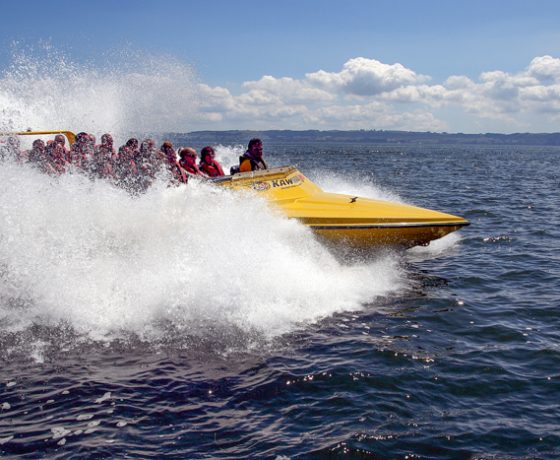 Kawarau Jet Boat Tour Lake Rotorua. Fast jet boat trips