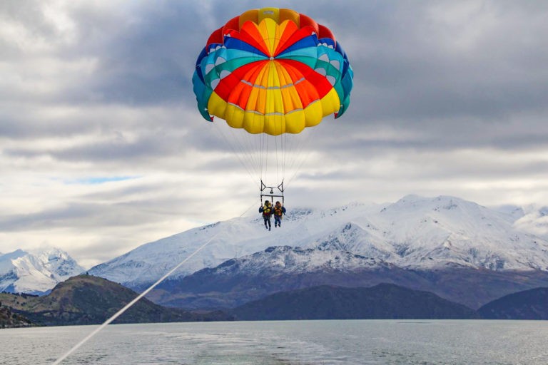 wanaka-parasailing-best-activities-and-tours-lake-wanaka-feature-1 | Must Do New Zealand
