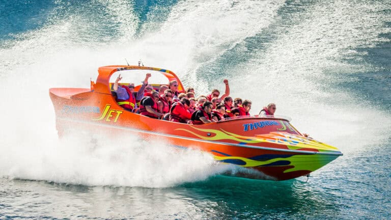 Thunder Jet queenstown jet boat on the Kawarau River