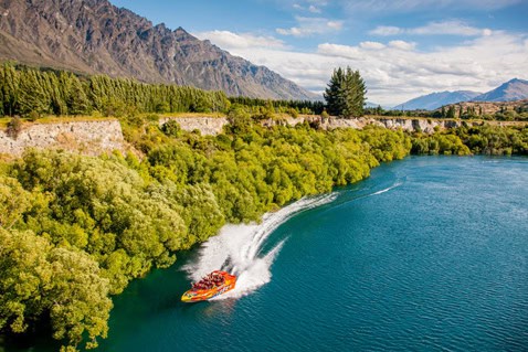Thunder Jet queenstown jet boat on the Kawarau River