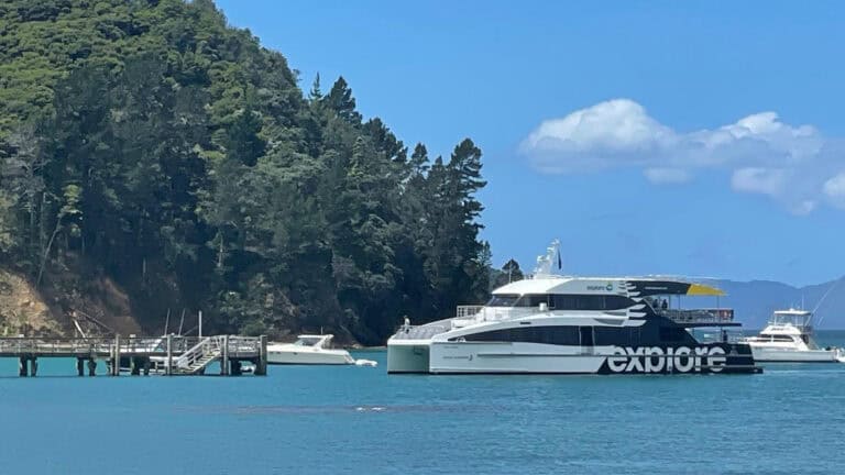 Man-o-war-waiheke-island-15 | Must Do New Zealand Explore Ferry approaching wharf at Man O' War Bay